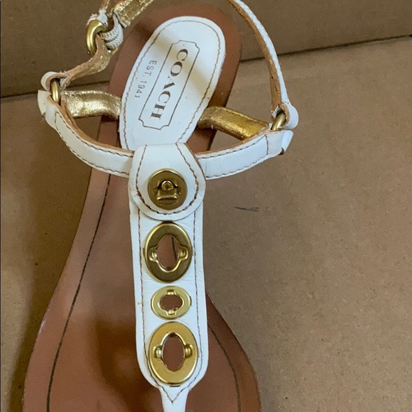 🆕 Coach sandals, size 6B - Picture 12 of 16